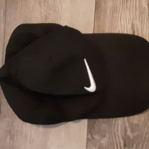 Black Nike hat